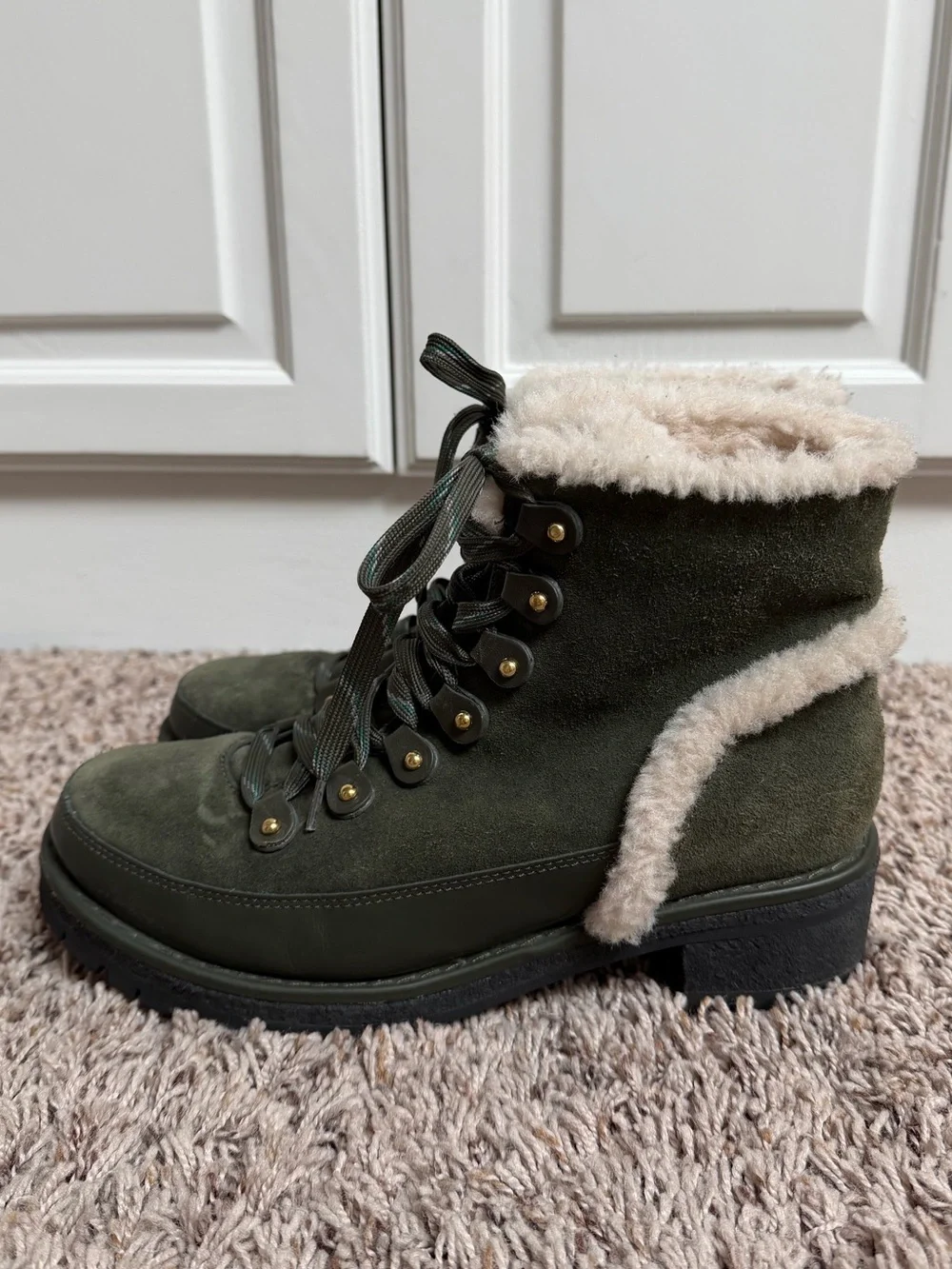 Tory Burch Cooper Shearling Lug Sole Boots in Forest Green Suede Size 8.5